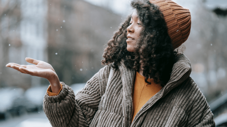 Préserver la Douceur de Votre Peau en Hiver : Conseils pour Tous les Types de Peau